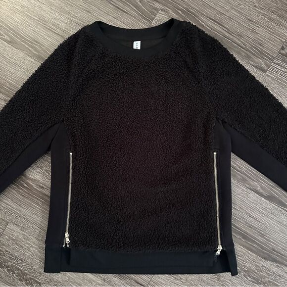 Varley Black Oakden Side-Zip Sherpa Pullover Sweatshirt - Picture 3 of 7